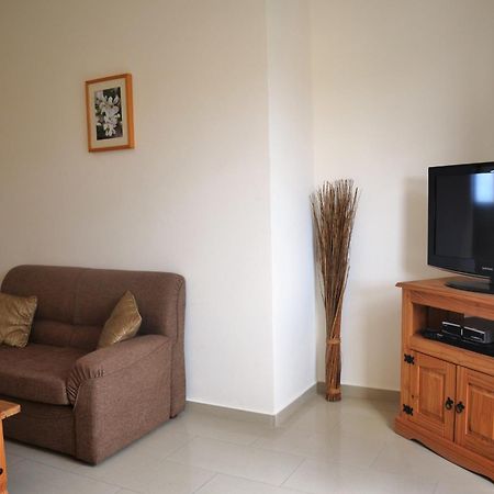 Top Floor, 2 Bedroom Apartment Vanessa D204, Free Wifi, Village View Peyia Exterior photo