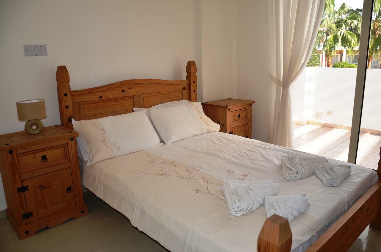 Top Floor, 2 Bedroom Apartment Vanessa D204, Free Wifi, Village View Peyia Room photo
