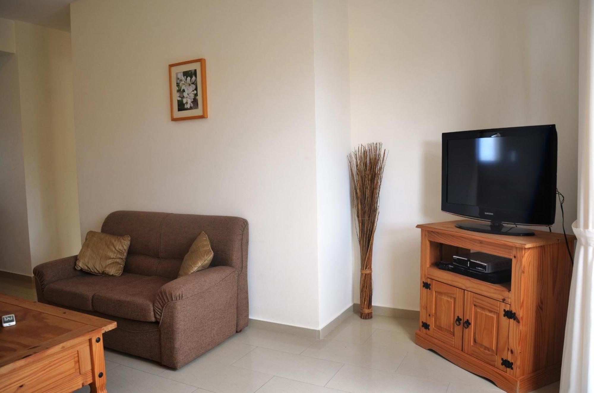 Top Floor, 2 Bedroom Apartment Vanessa D204, Free Wifi, Village View Peyia Exterior photo