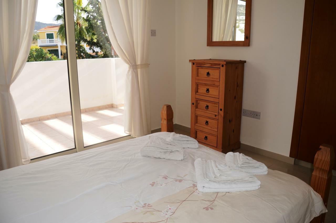 Top Floor, 2 Bedroom Apartment Vanessa D204, Free Wifi, Village View Peyia Room photo