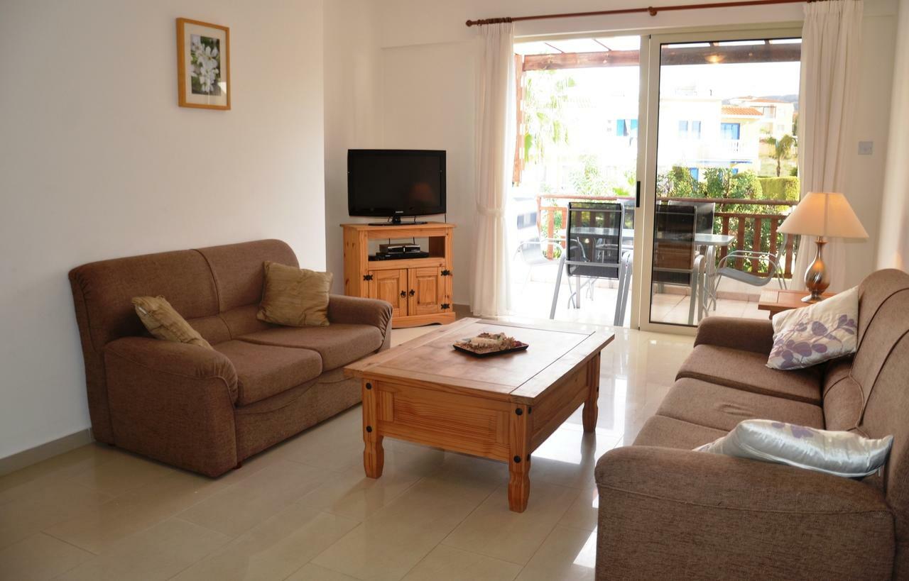Top Floor, 2 Bedroom Apartment Vanessa D204, Free Wifi, Village View Peyia Room photo