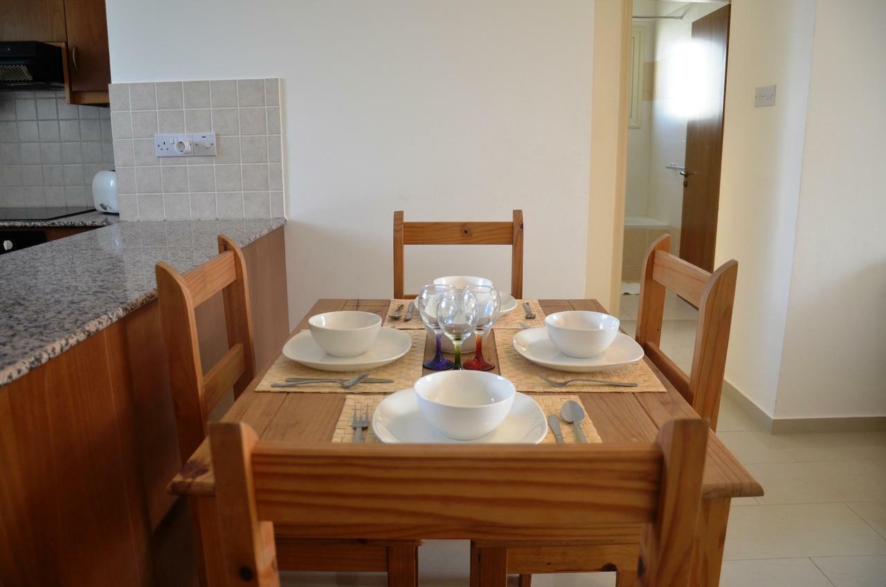 Top Floor, 2 Bedroom Apartment Vanessa D204, Free Wifi, Village View Peyia Room photo