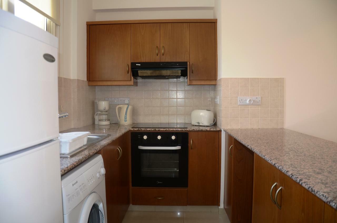 Top Floor, 2 Bedroom Apartment Vanessa D204, Free Wifi, Village View Peyia Room photo