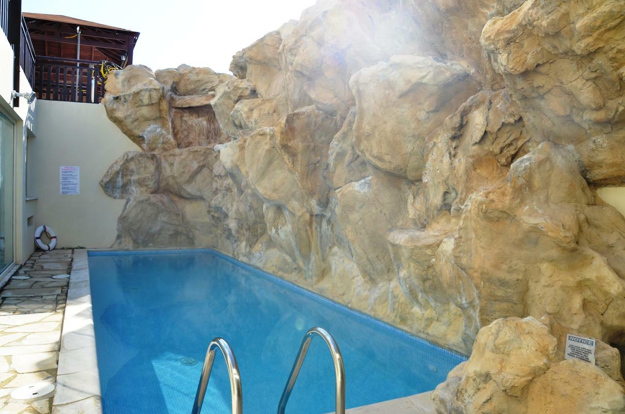 Top Floor, 2 Bedroom Apartment Vanessa D204, Free Wifi, Village View Peyia Exterior photo
