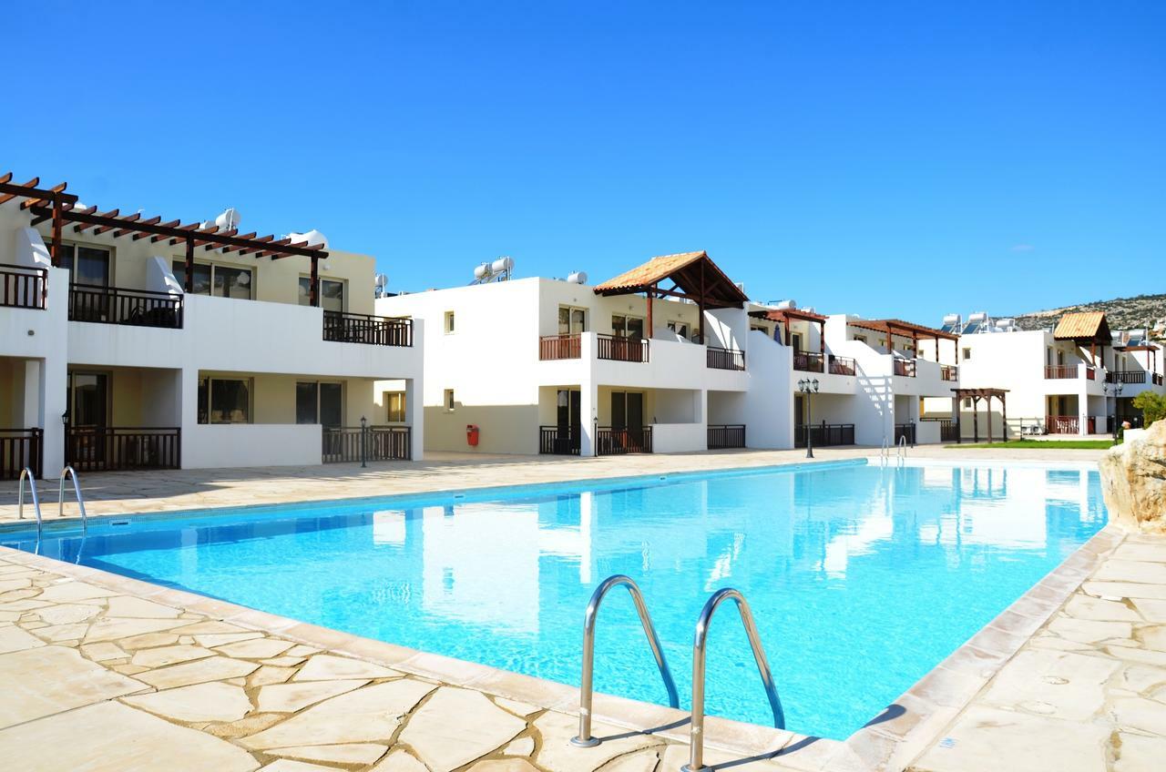 Top Floor, 2 Bedroom Apartment Vanessa D204, Free Wifi, Village View Peyia Exterior photo